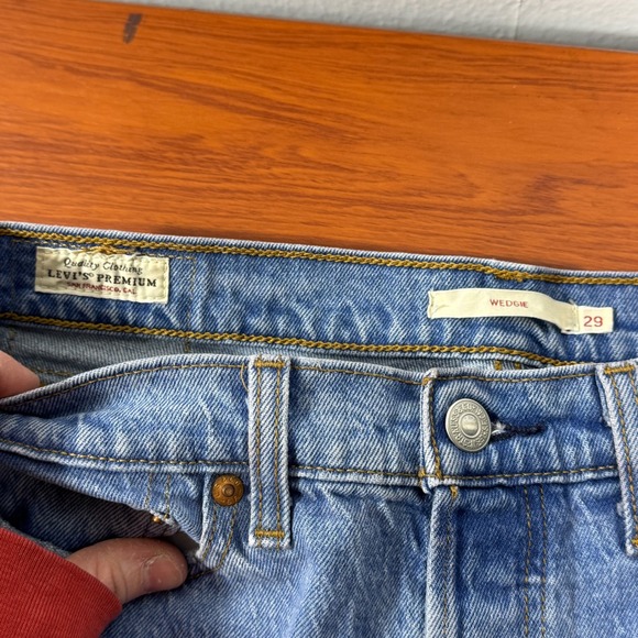 Levi's Womens Wedgie Jeans Tapered Leg Size 29/8 Medium Wash Classic High Rise - Picture 12 of 16